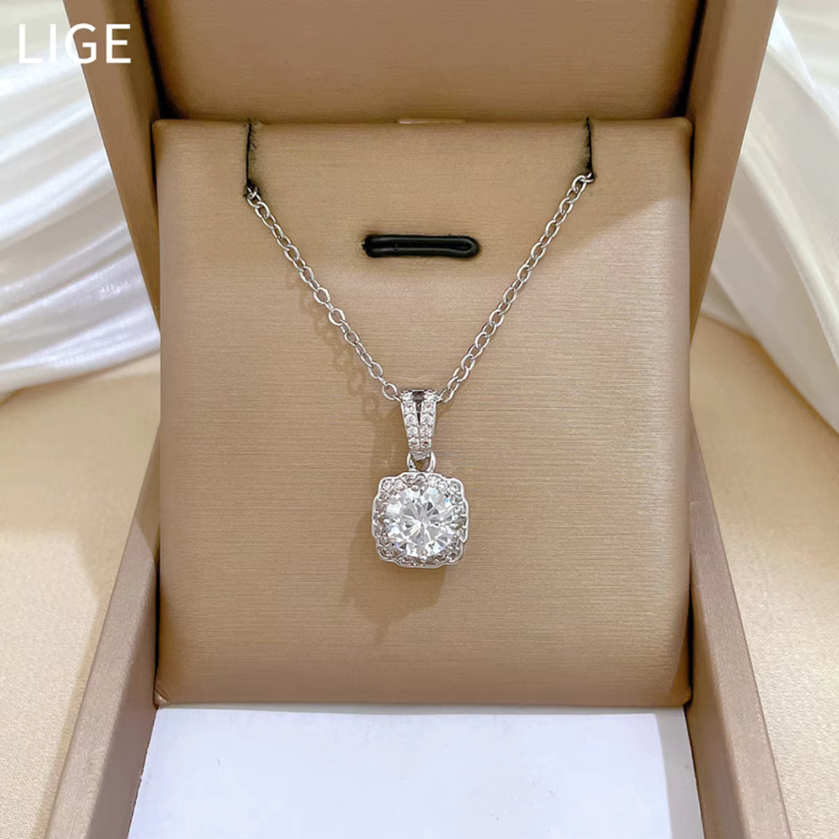 Cute Luxury Elegant Necklace – Pendant for Women