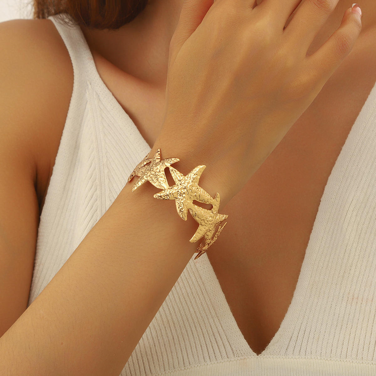 Women’s Starfish Exaggerated Bracelet – golden Tone Adjustable Bracelet
