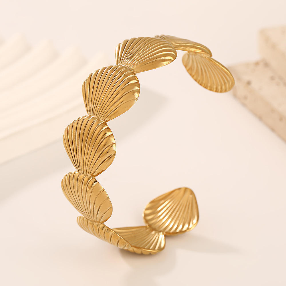 Women’s Shell Exaggerated Bracelet – golden Tone Adjustable Bracelet