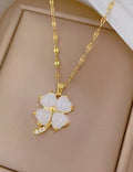 four-leaf clover Pendant Luxury Elegant Necklace – Heart Pendant for Women