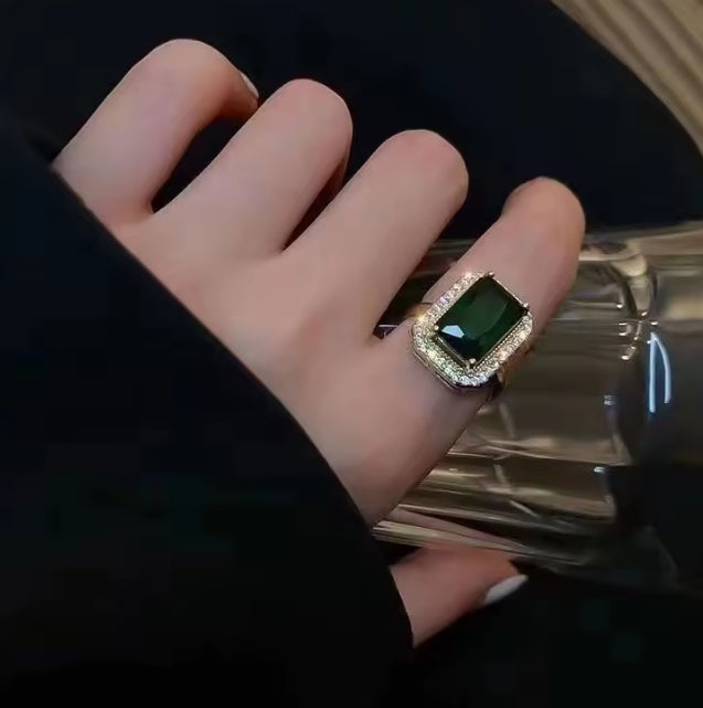 Green Golden Cute Luxury Elegant Ring – for Women