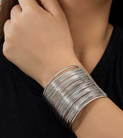 Women’s Boho Exaggerated Bracelet – Cool Metallic Tone Adjustable Bracelet